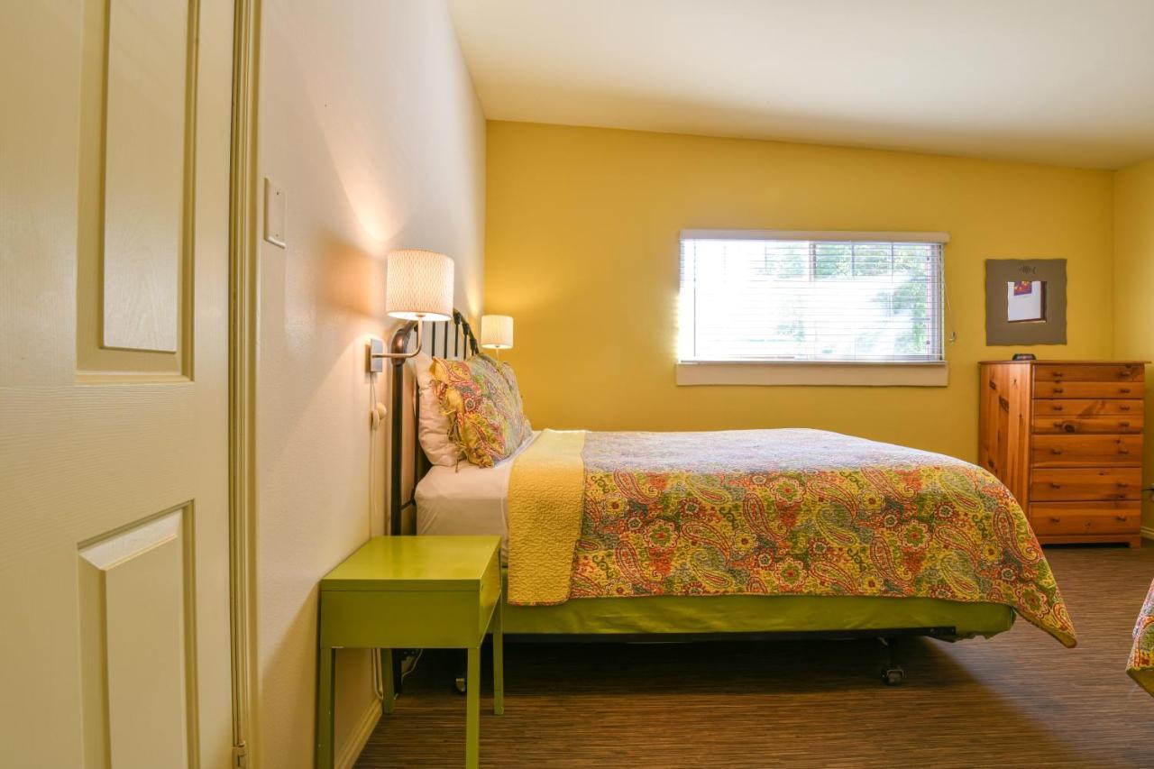 Inn 1 - Downtown 1 Bedroom Unit, Sleeps 6 With Shared Hot Tub Moab Exterior photo