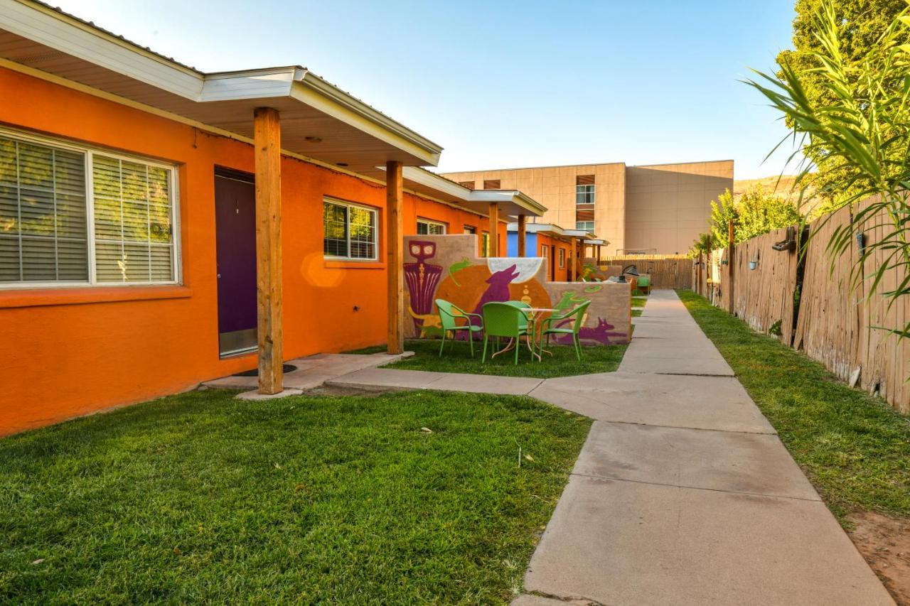 Inn 1 - Downtown 1 Bedroom Unit, Sleeps 6 With Shared Hot Tub Moab Exterior photo