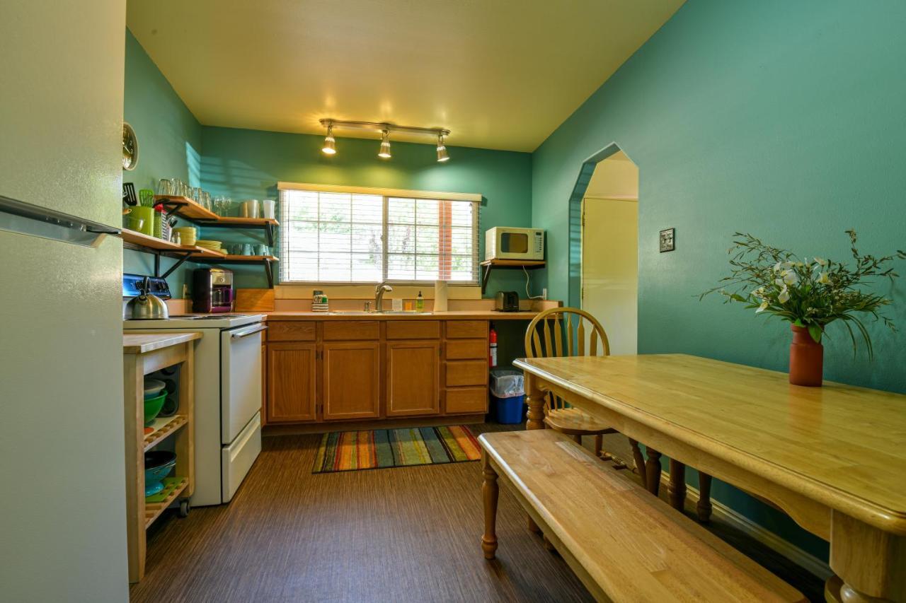 Inn 1 - Downtown 1 Bedroom Unit, Sleeps 6 With Shared Hot Tub Moab Exterior photo