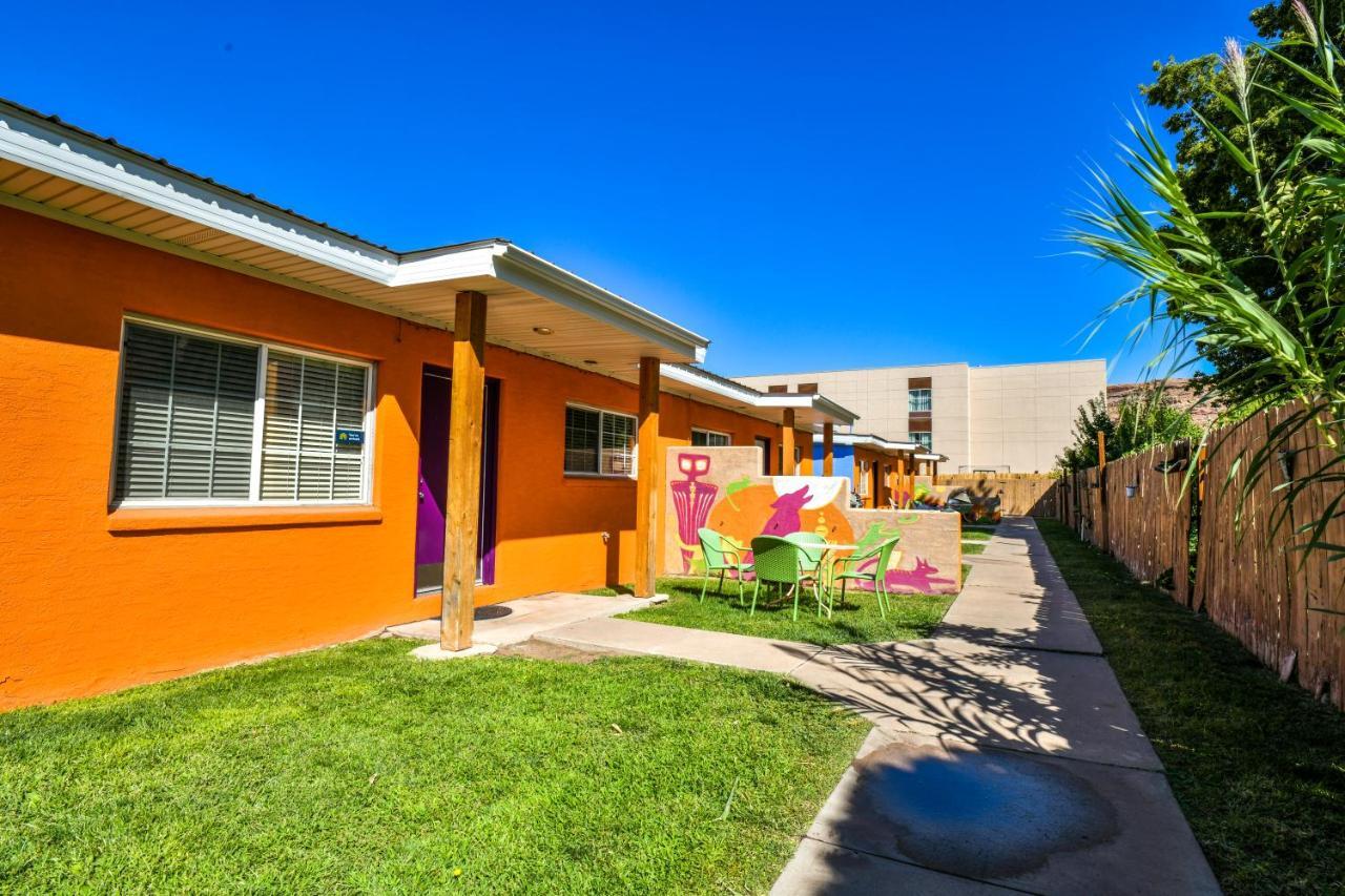 Inn 1 - Downtown 1 Bedroom Unit, Sleeps 6 With Shared Hot Tub Moab Exterior photo